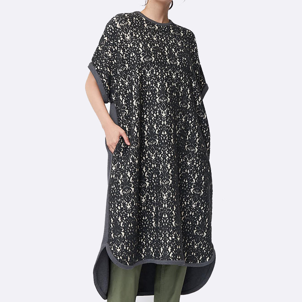 One-piece dress with tapestry pattern lace