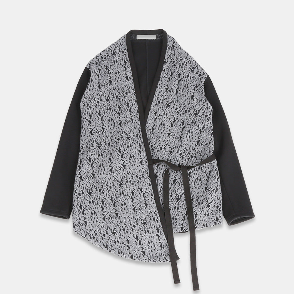 Gown cardigan with tapestry pattern lace