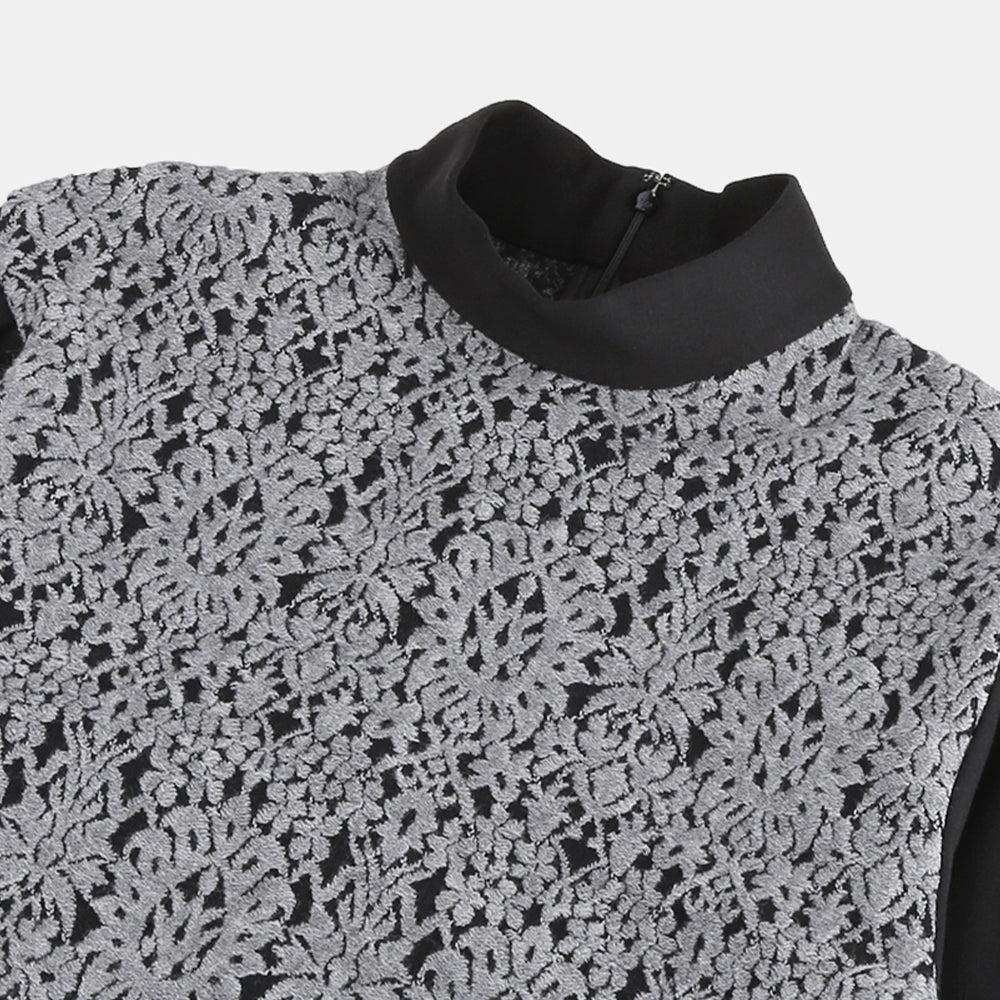 High neck pullover with tapestry pattern lace