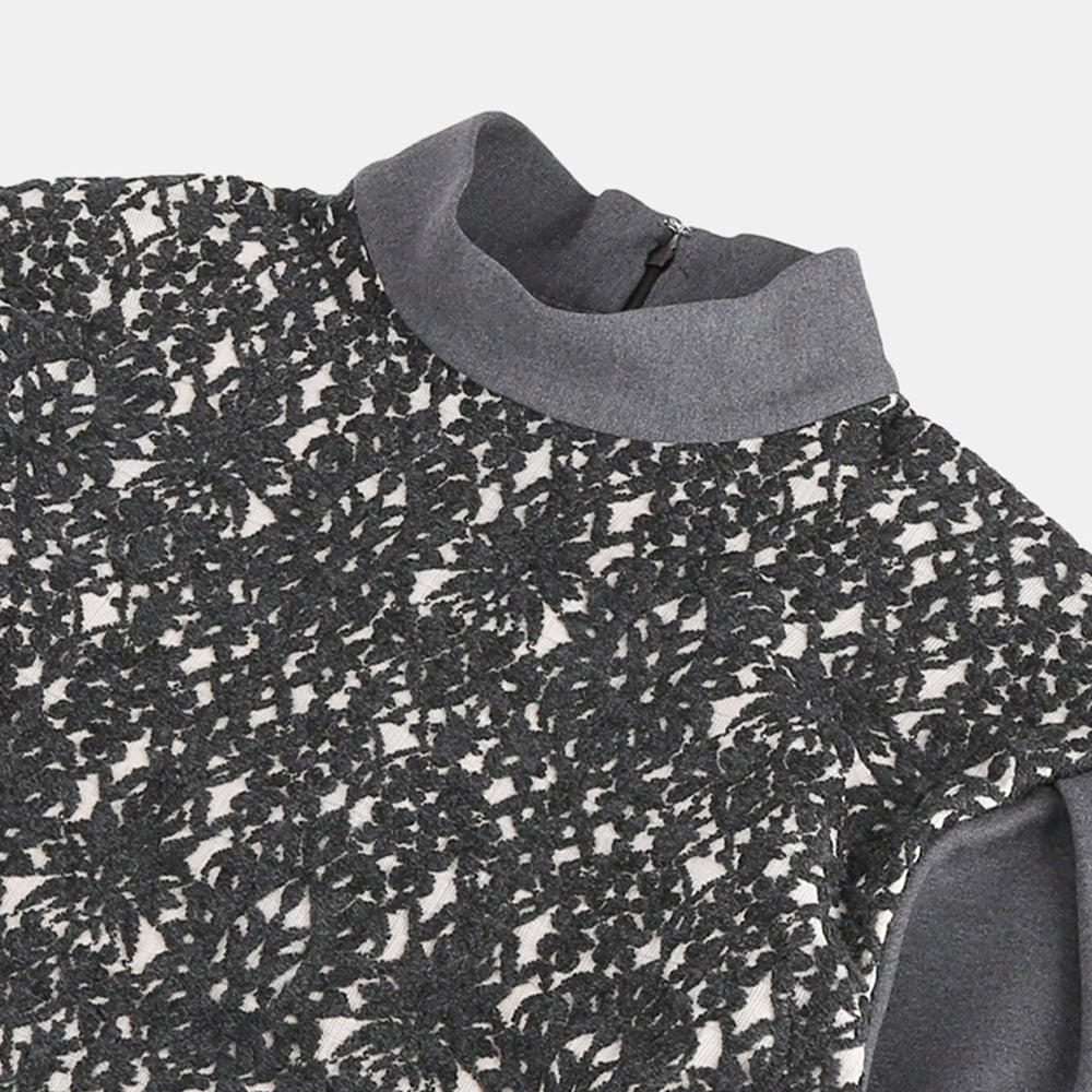 High neck pullover with tapestry pattern lace