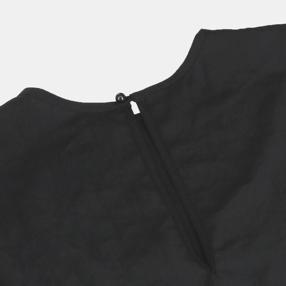 Sleeveless pullover with scalloped lace