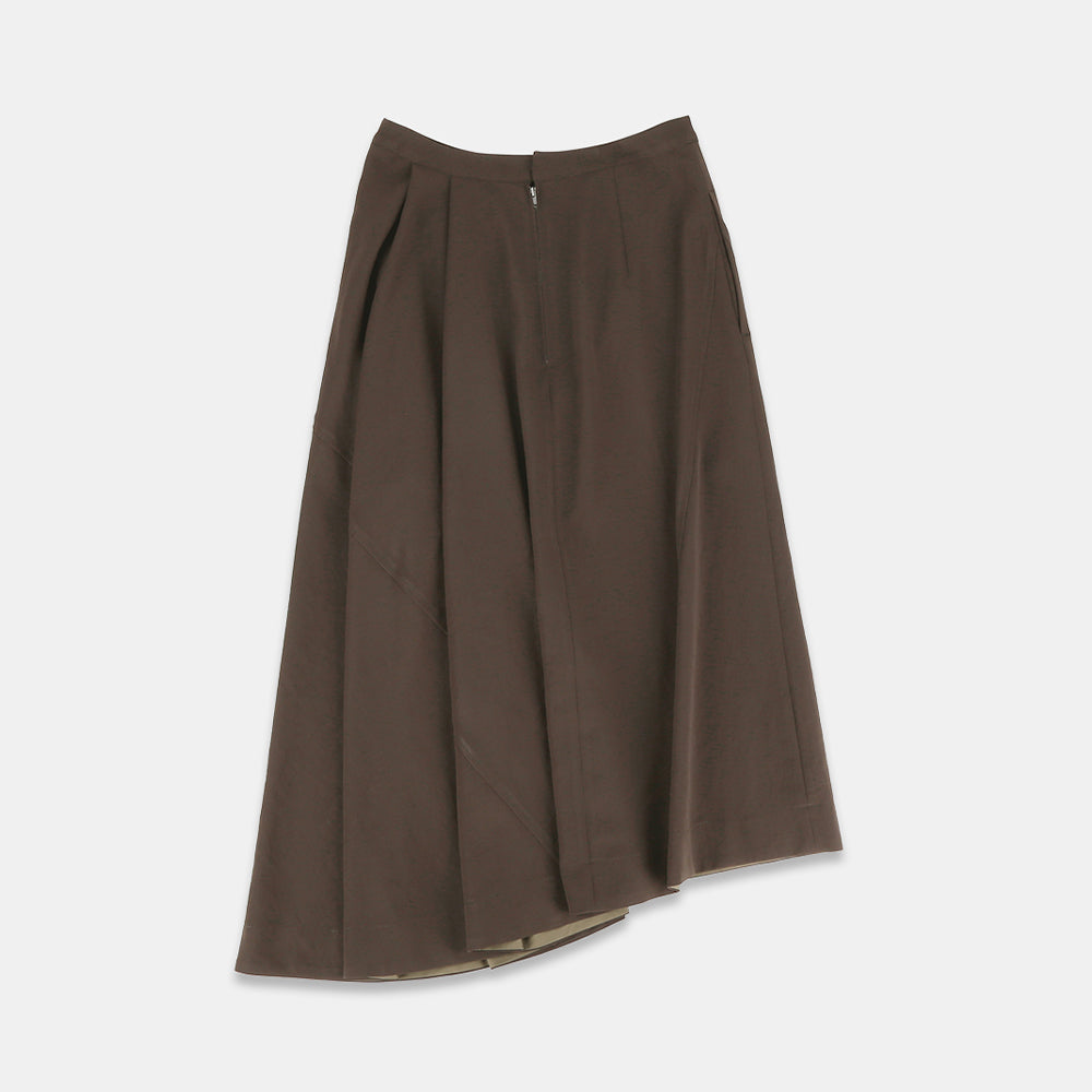 Asymmetrical skirt in dry twill washer
