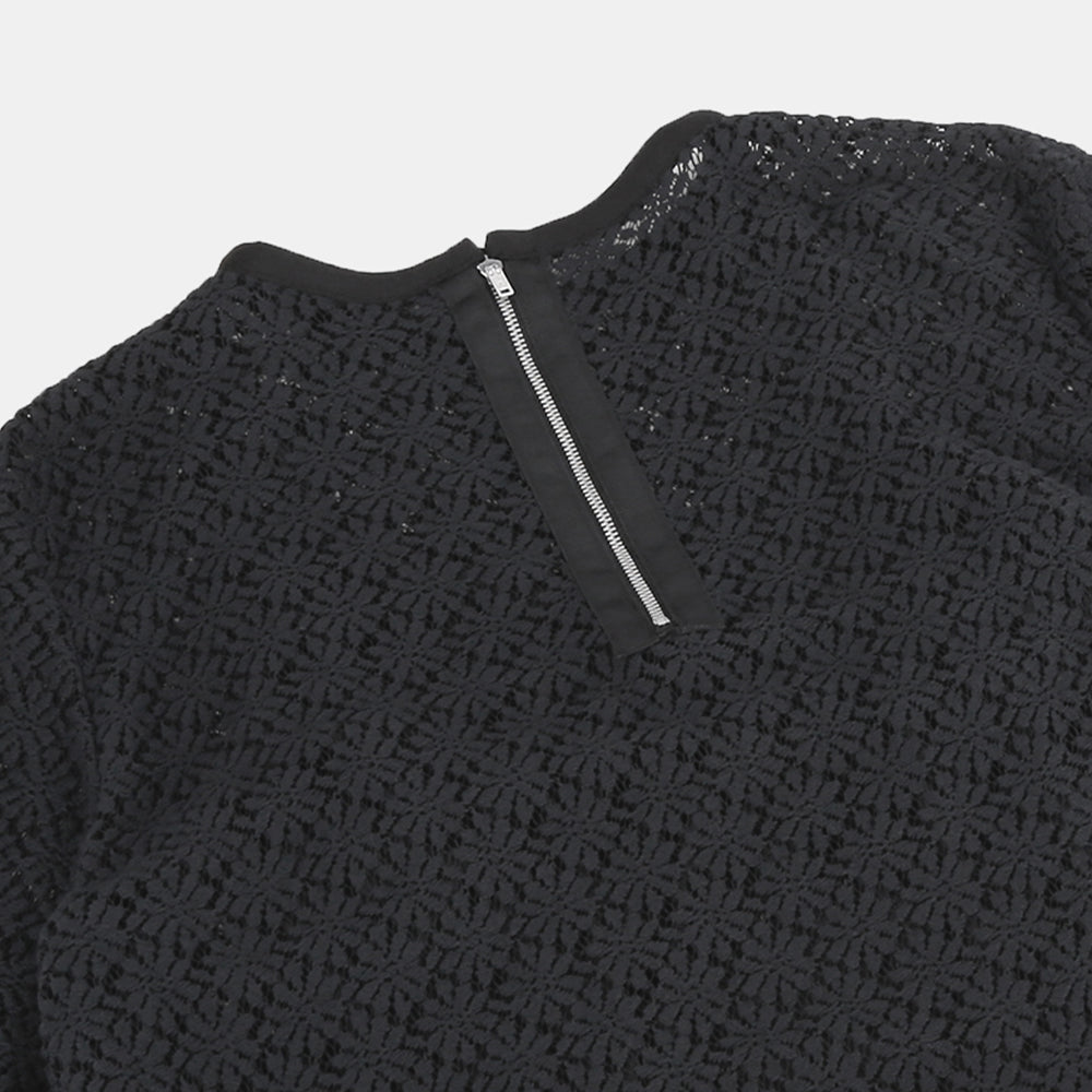 Crew neck pullover with daisy pattern lace