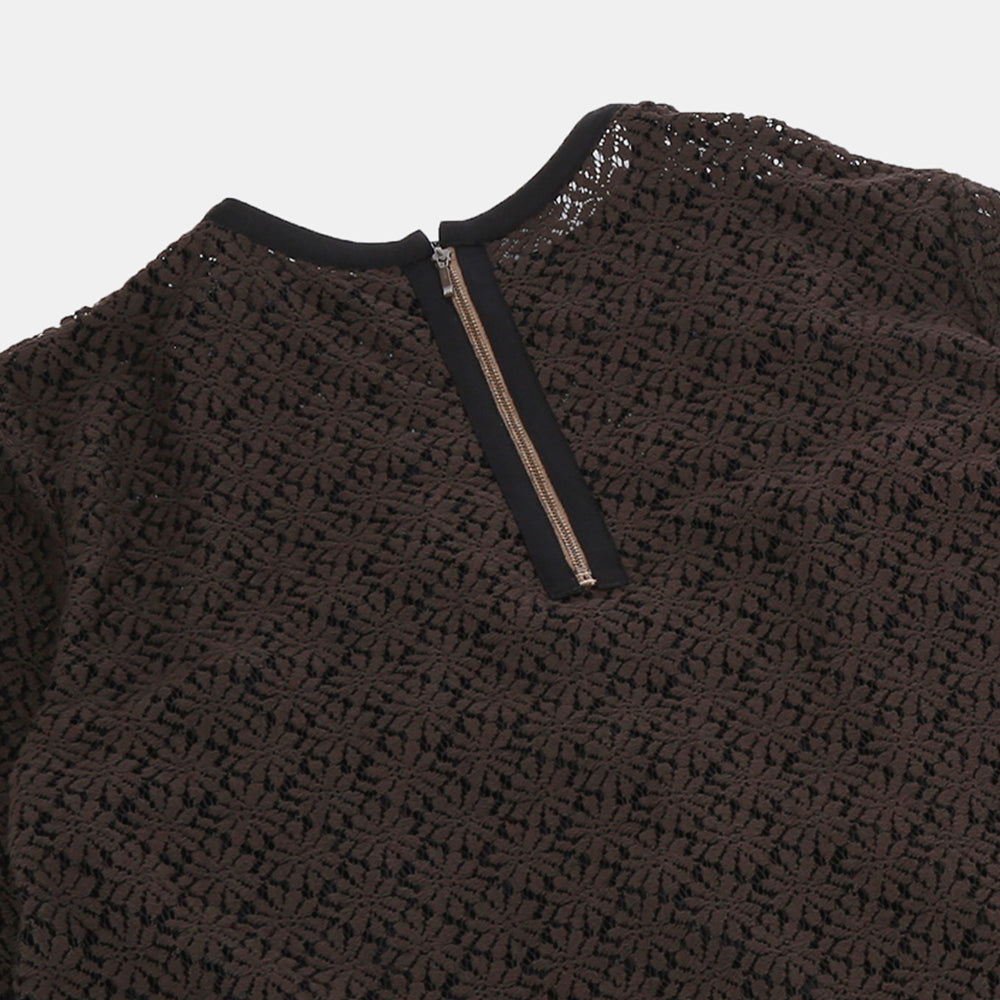 Crew neck pullover with daisy pattern lace